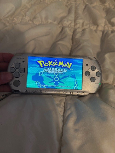 Silver PSP 32GB – Fully Custom GBA & N64 Games, Fully Functional
